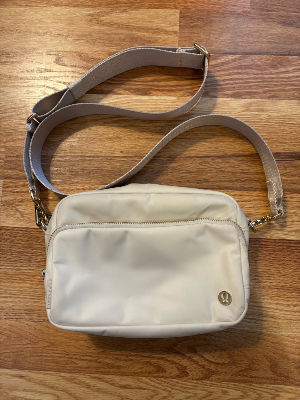 Lululemon Everywhere Crossbody  3L Large Cream Gold Accents Purse
